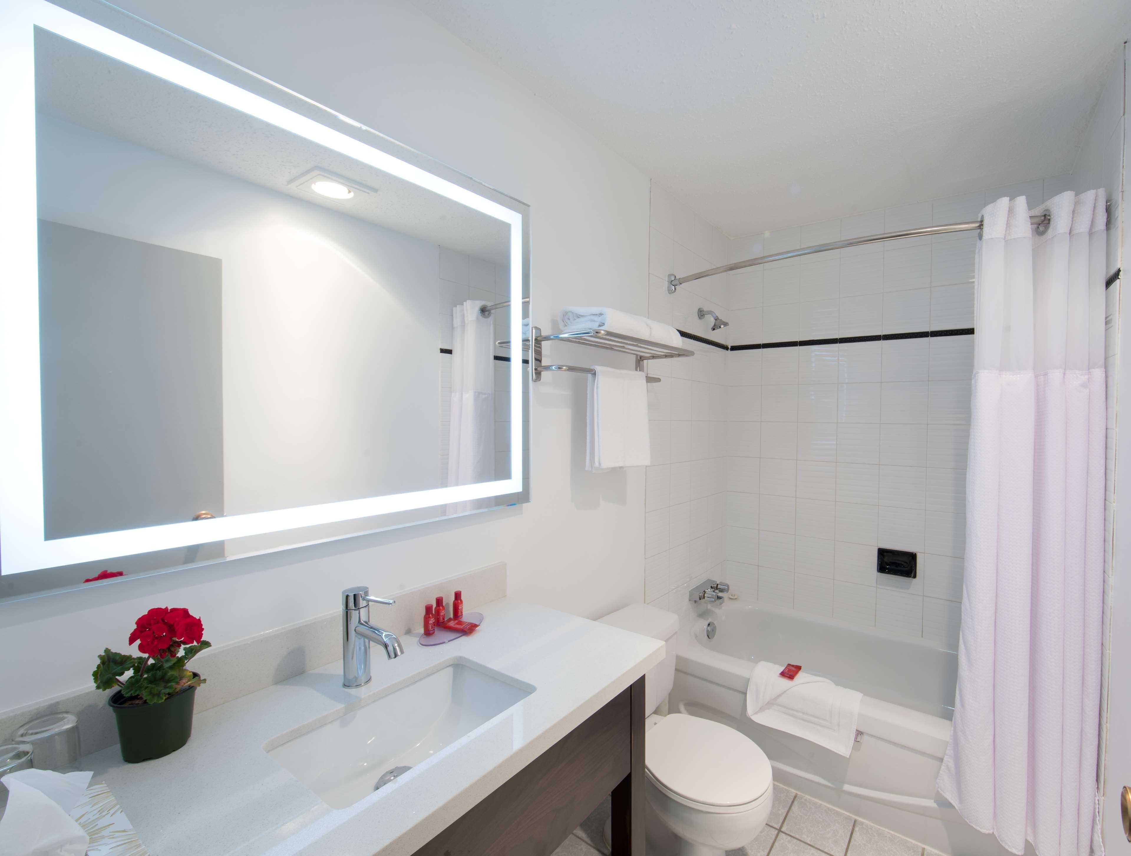 Surestay Hotel By Best Western קסטלגאר מראה חיצוני תמונה